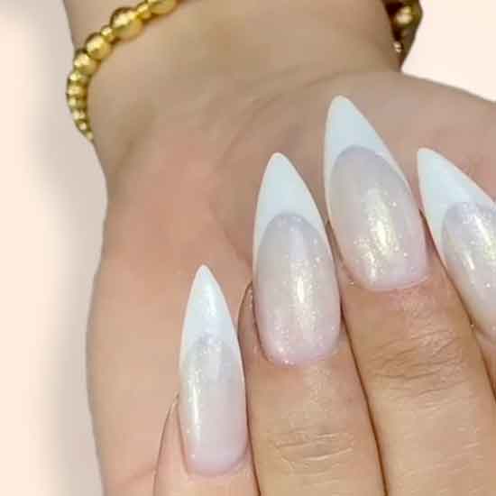 טופ ללא נטרול נצנץ זהב לגימור זוהר לציפורניים